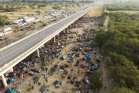 Migrant surge overwhelms Border Patrol, shelters in El Paso