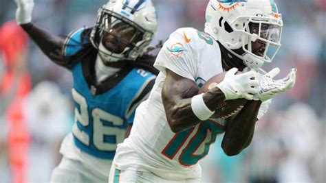 Miami Dolphins Tyreek Hill backflip celebration after touchdown