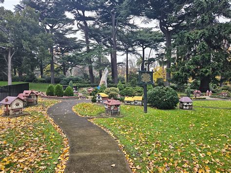 Fitzroy Gardens, Playground and Picnic Area Fitzroy - Mum's Little ...