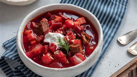 Classic Beef Borscht | Rachael Ray Recipe | Rachael Ray