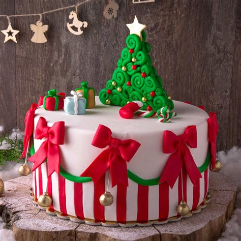 Fantastic Christmas Cakes For Unforgettable Holiday Spirit | Glaminati