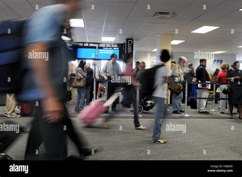 Virginia dulles airport hi-res stock photography and images - Alamy