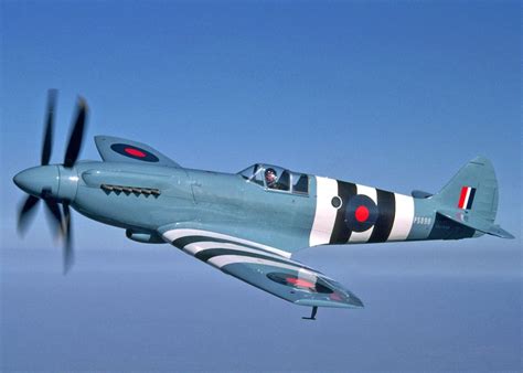 The Supermarine Spitfire Mk XIX had contra-rotating props. Full marks old boy. Wwii Fighter ...