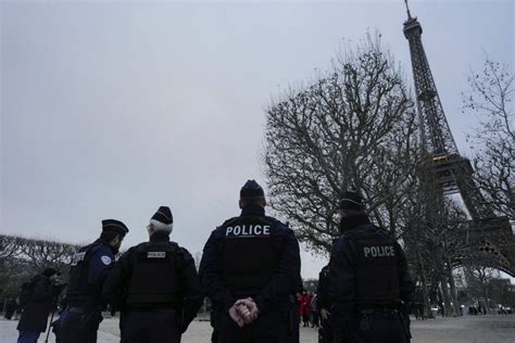 Paris Armes blanches et mineurs les autorités de la capitale