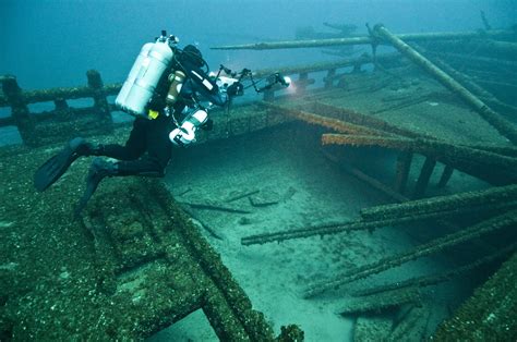 florida divers recover rare silver bar  shipwreck site mugglehead