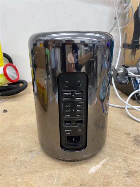 Apple Mac Pro Late 2013 Intel Xeon 3 5Ghz 64GB RAM 512GB SSD FirePro