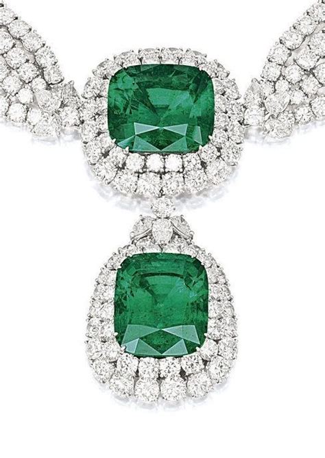 Cartier Emerald And Diamond Necklace Jewelry Beautiful Jewelry