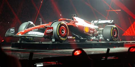 Video Ferrari Unveils Sf Livery For Lewis Hamilton S Maiden Season