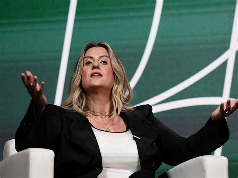 Mia Khalifa, Riley Reid y otras 'arrepentidas' del porno: la letra