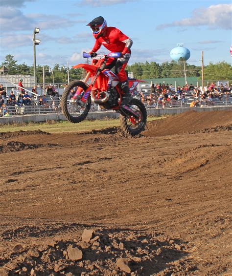 local racers kick  dirt  county fair motocross park rapids