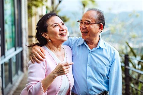 Couple enjoying outdoors | Retirement Plan Services