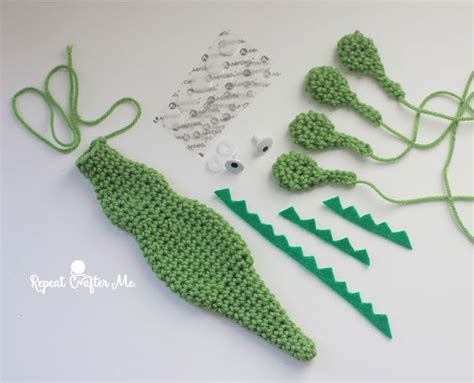 Crochet Alligator Gift Card For Teachers