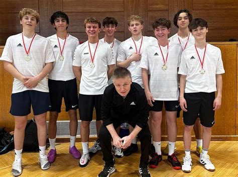 Volleyball Auswahl Landesmeister Im Bewerb Der Oberstufe Htl Bau