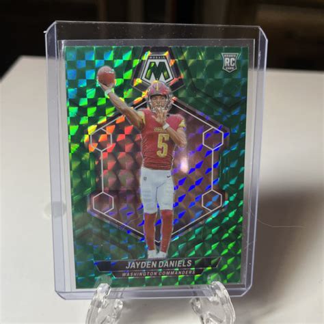 2024 Panini Mosaic Rookies Green Mosaic Prizm 302 Jayden Daniels