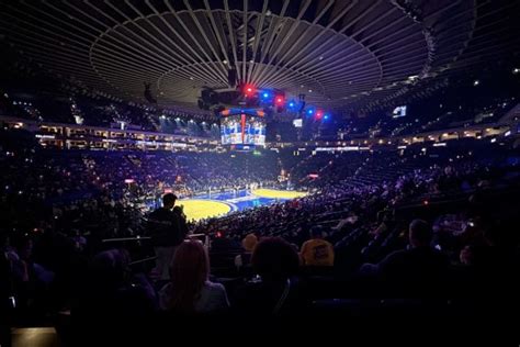 Oakland La Nba Ouvre La Boite Souvenirs De L Oracle Arena