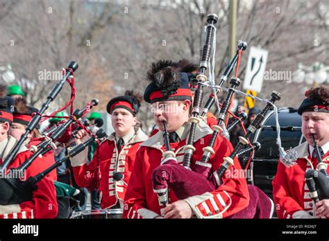 St Patricks Day Parade Green Irish Hi Res Stock Photography And Images