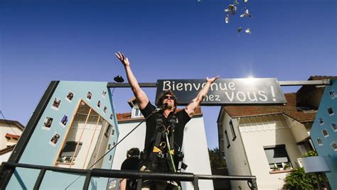 Naiades aqua nuda came across her at a average hotel near