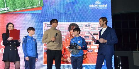 A Kevin Zeroli Il Premio Amico Dei Bambini Associazione Calcio Monza