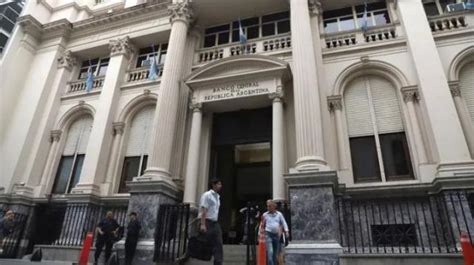 CAZADOR DE NOTICIAS Economía Las reservas del BCRA en caída