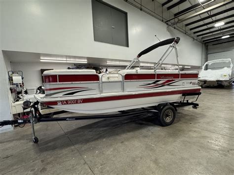 Used Hurricane 196 Fun Deck 2011 for sale in Dubuque, Iowa - Boatzon.com