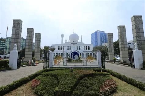 Tantangan Implementasi Green Mosque Di Indonesia Ruang Kota