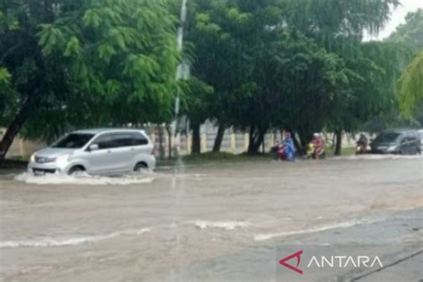 Jangan Lakukan Hal Ini Jika Mobil Terendam Banjir Antara News Jawa Barat