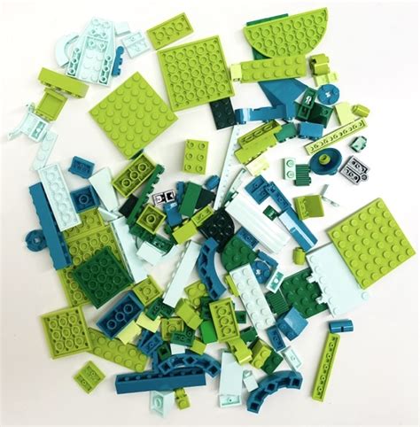 LEGO Shades Of Green Fun Pack Mixed Pieces Bricks Plates Slopes And