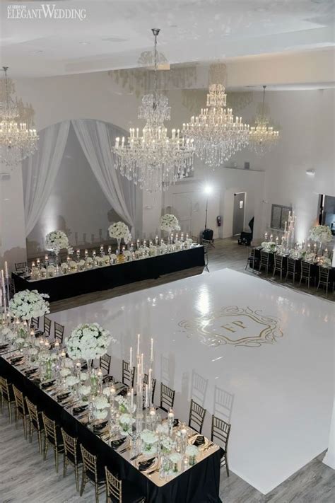 Black And Gold Glamorous Wedding Decor Ideas