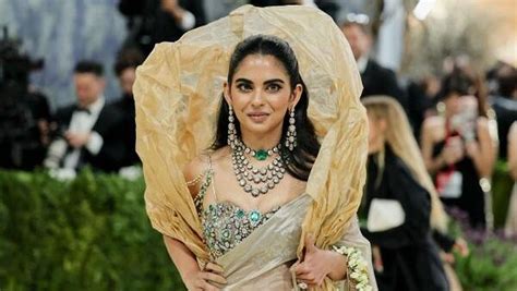 isha ambani dazzles   carat diamond saree  met gala