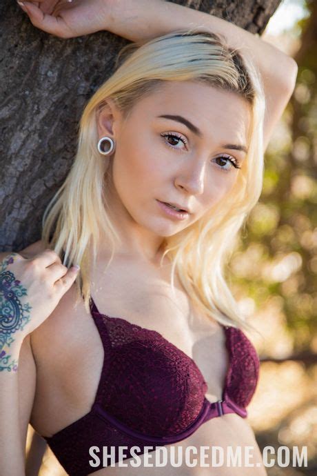 Blonde Stunner Chloe Temple Gets Naked On A Blanket On A Mountain