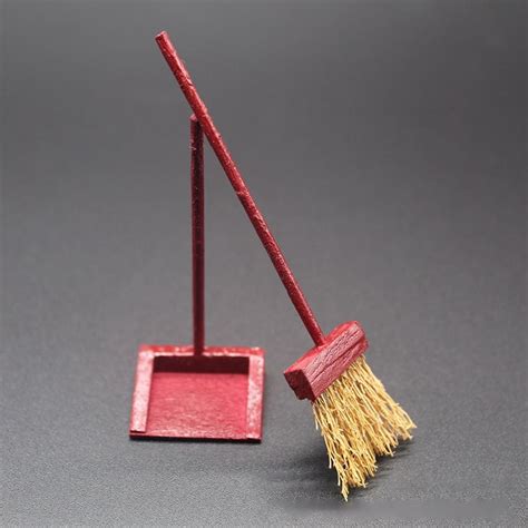 2Pcs Set Dollhouse Cleaning Tool Kits Broom Dustpan Set Classic Toys