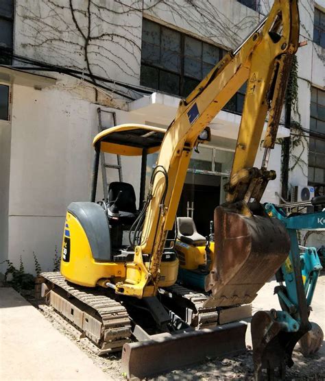 Second Hand Japan Komatsu PC30 Mini Used Excavator For Sale China