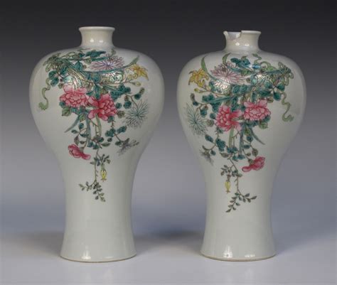 A Pair Of Chinese Famille Rose Porcelain Meiping Mark Of Qianlong But