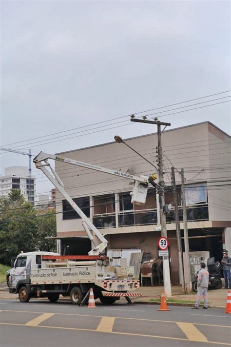 Administração de Chapecó realiza troca de mais de 200 luminárias de