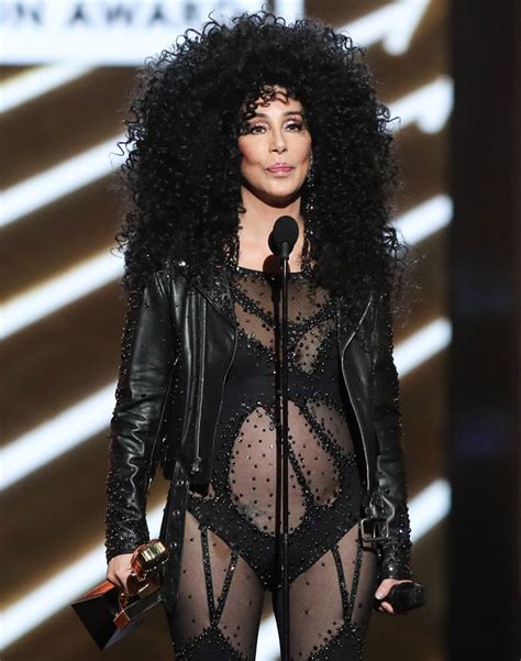 Cher Performance at the 2017 Billboard Awards [PHOTOS] – Footwear News