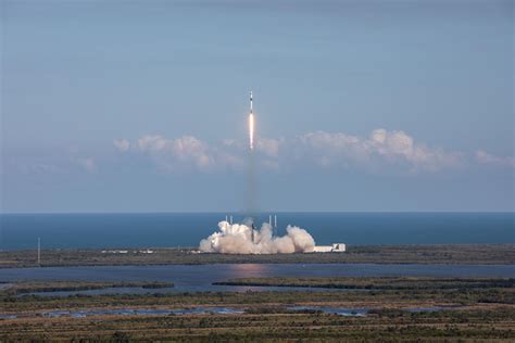 Nasa Spacex Update Space Station Resupply Launch Date Commercial