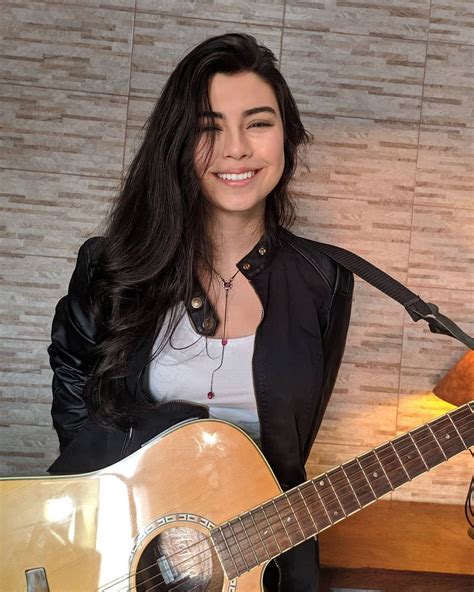 Larissa Liveir Musician Guitarist Biography Age Height Boyfriend