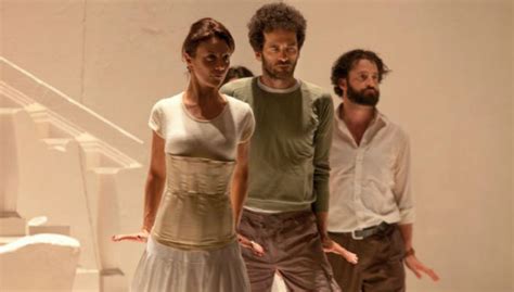 Il Giardino Dei Ciliegi Al Napoli Teatro Festival Contrordine