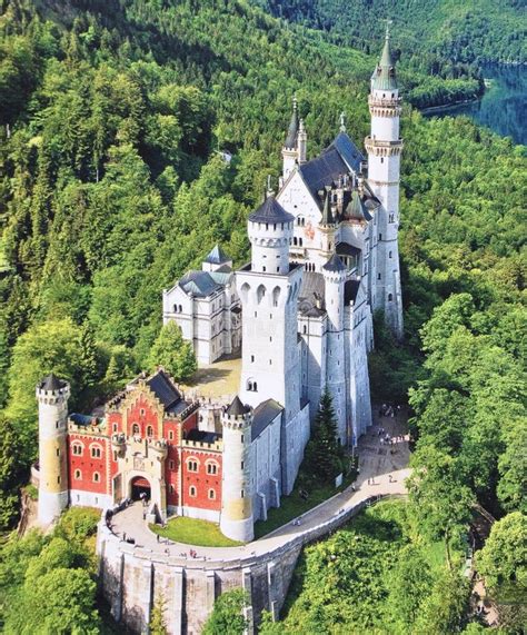 Sch Ner Blick Auf Das Weltber Hmteste Schloss Neuschwanstein Stockfoto