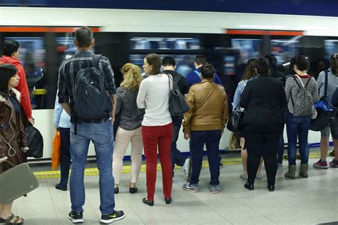 Fallece un joven tras caer a las vías y ser arrollado por el metro en