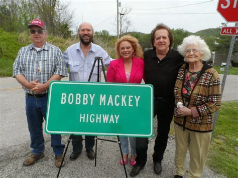 Kentucky music legend gets highway dedication