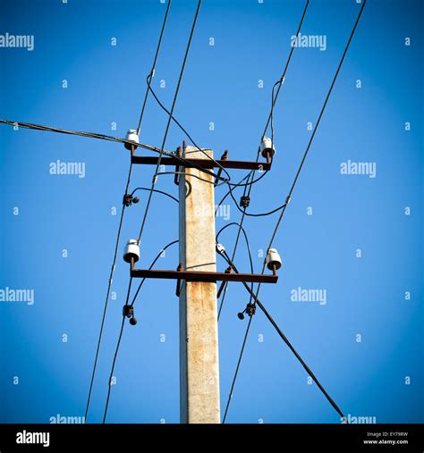 High Voltage Electricity Pylons Hi Res Stock Photography And Images Alamy