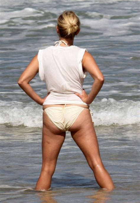 Reese Witherspoon Shows Her Breasts And Ass On The Beach The Stars Gossips