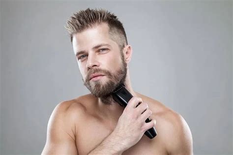 How To Trim A Beard Yourself The Right Way Chin Beard Beard Itch