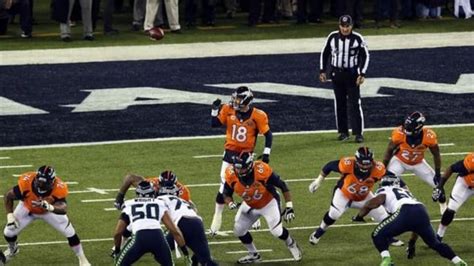 Super Bowl 2014: Peyton Manning fear face during safety (Photo)