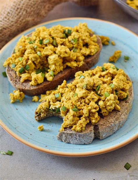 These Vegan Scrambled Eggs Are A Healthy Alternative To Your Normal