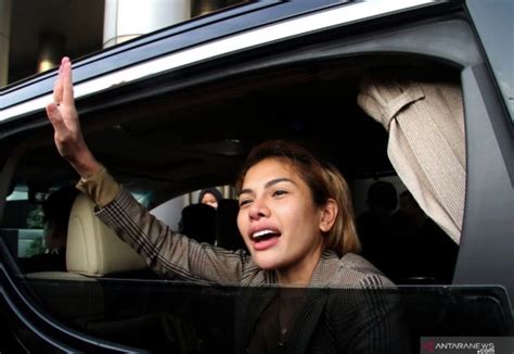 Nikita Mirzani Saya Sudah Berjuang Lolly Tega Melawan Saya Genpi Co