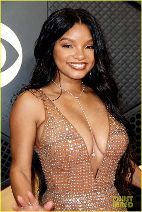 Chloe Halle Bailey Walk Red Carpet Separately At Grammys Photo