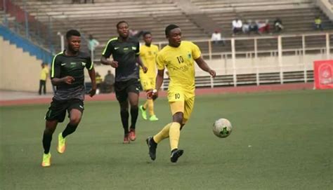 Linafoot D L Identit De L Arbitre Pour Le Match Vclub Maniema Union