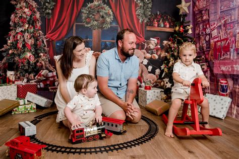 The Best Brisbane Christmas Mini Photo Experience With Santa Visiting